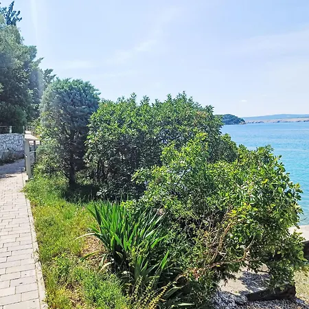 Pintar-3 By Interhome יאדראנובו